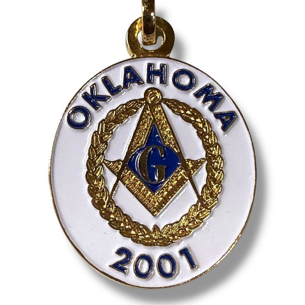 Vintage 2001 Free Mason Oklahoma Charm Keychain Gold Tone White Blue Enamel
